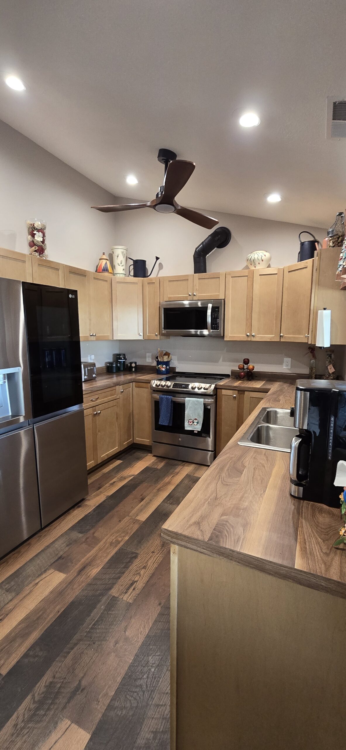 View 1 of the London Guest House kitchen from east