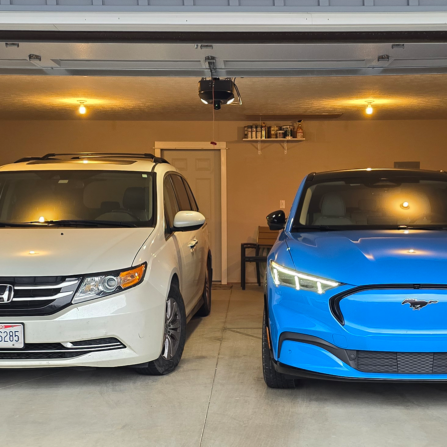 Garage-892x892-1 - London Guest House